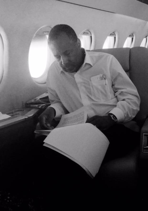 ben-carson-on-plane-from-his-twitter.jpg 