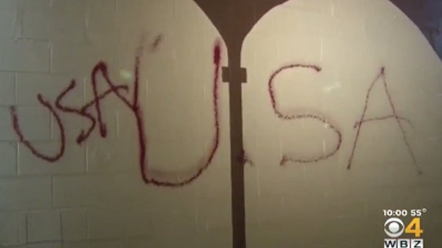 mosqueoutsidebosatonvandalized110115.jpg 