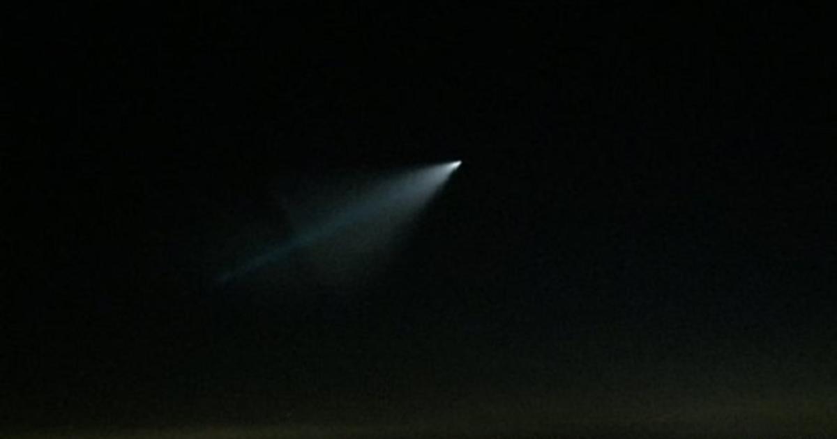 En nat egetræ så meget Strange, Mysterious Lights In Skies Over California Was Missile Test - CBS  San Francisco