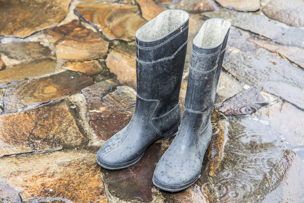 rain boots 