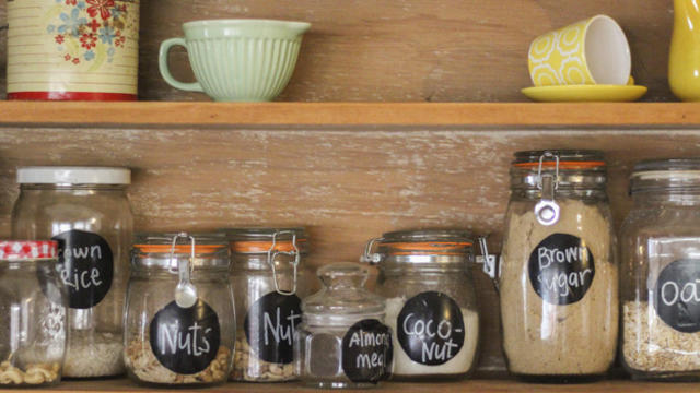 Easy DIY Chalkboard Spice Jars - Celebrated Nest