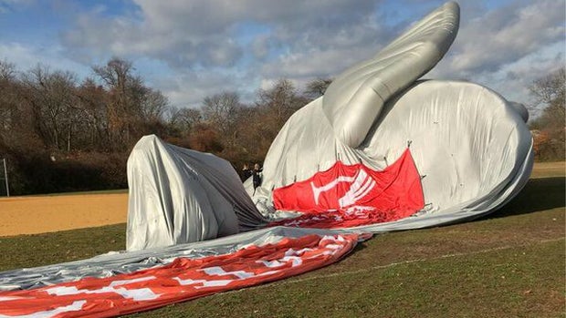​A blimp made an unscheduled landing in a field behind a school in Farmingdale, New York, Nov. 26, 2015. 