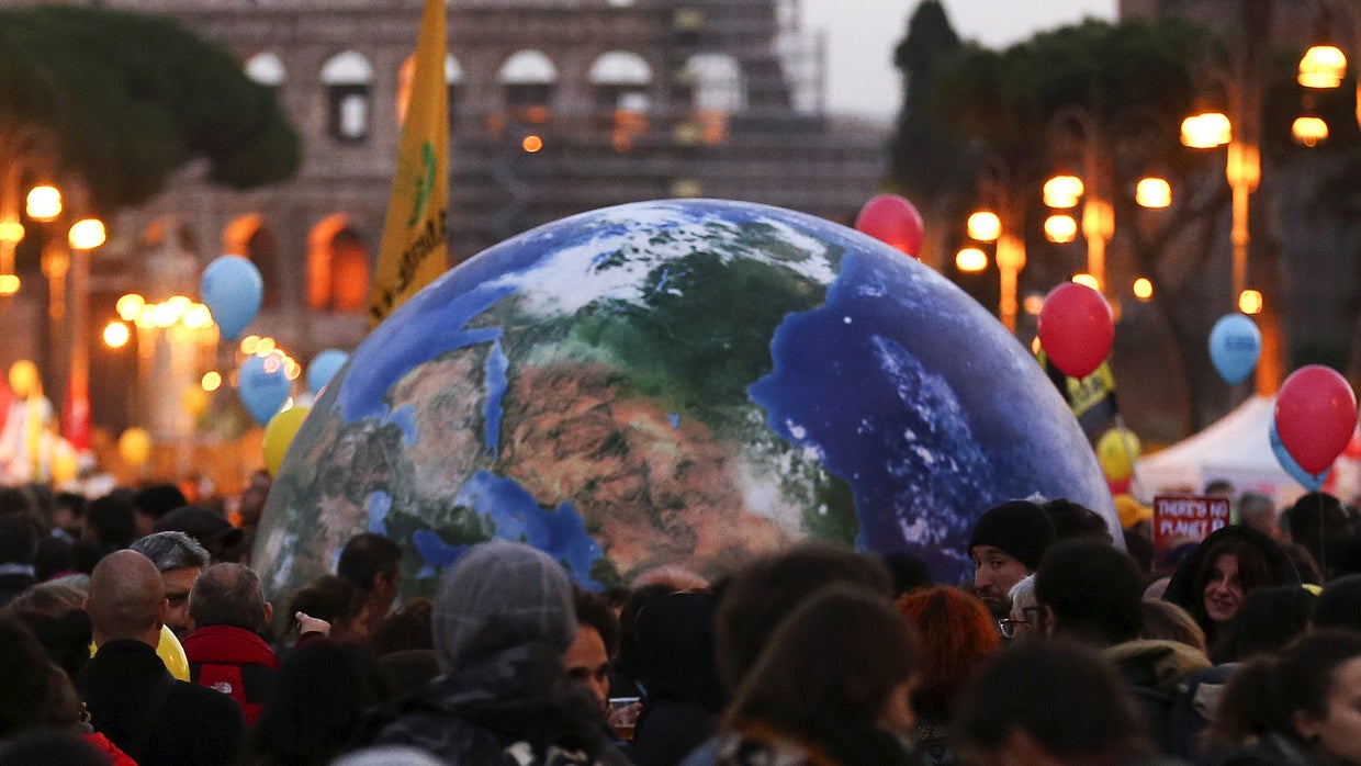 At Paris climate change talks, why 2 degrees are so important - CBS News