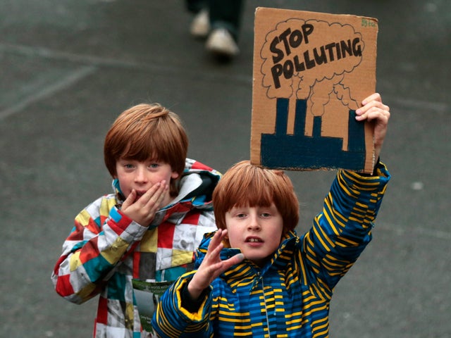 climate-protests-rtx1wcop.jpg 
