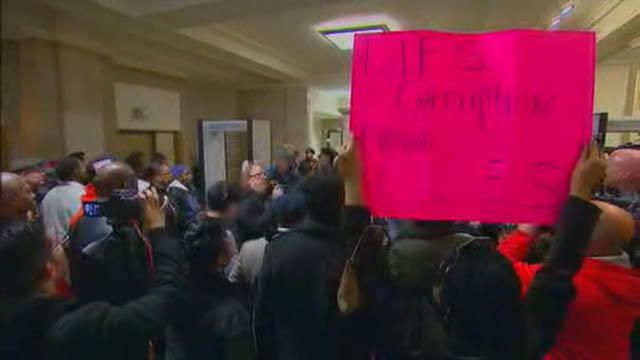 rahm-protesters.jpg 