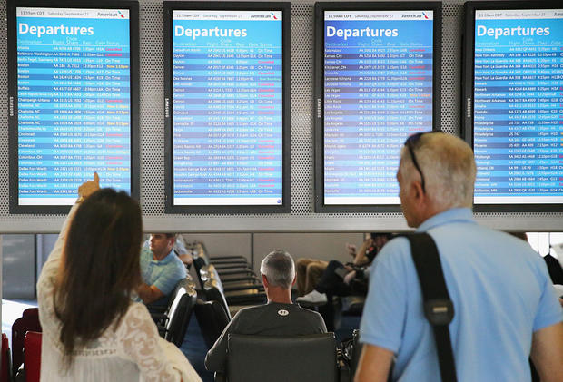 Flight Cancellations Continue At Chicago's O'Hare After Yesterday's Fire 