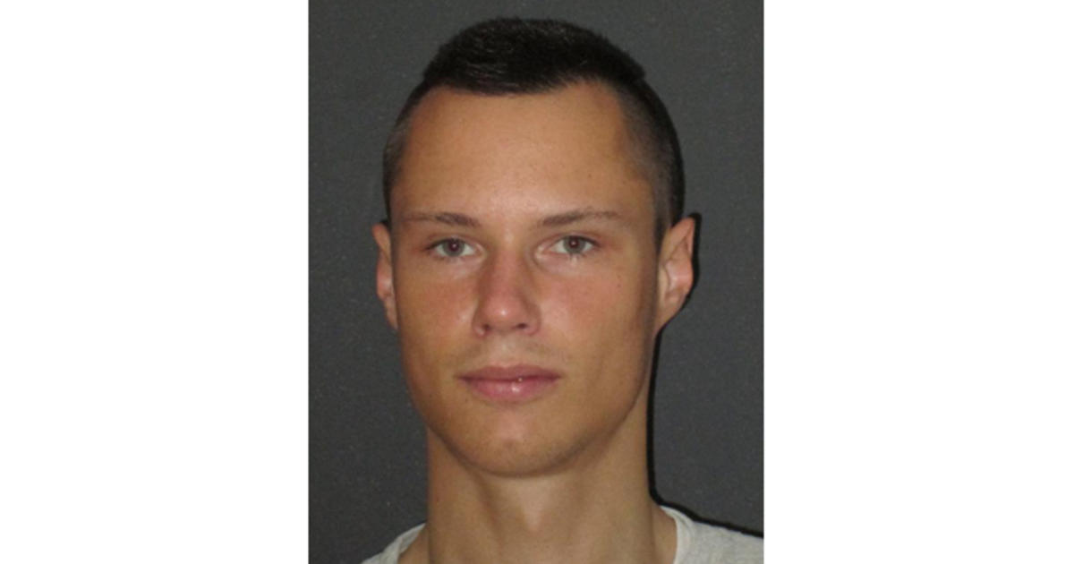 Colton Harris-Moore, Barefoot Bandit, wants to freeze his dying mother -  CBS News