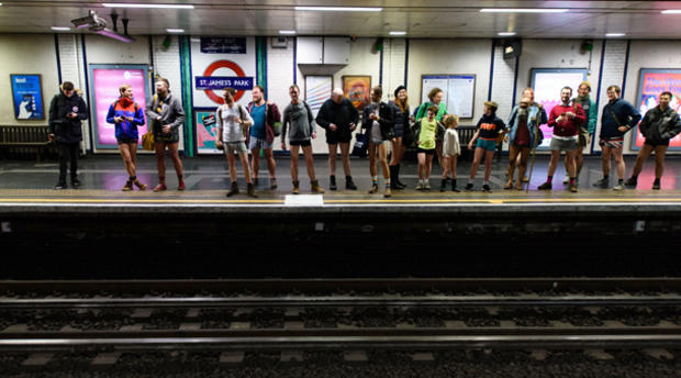 no-pants-subway-ride-london-getty-504351318.jpg 