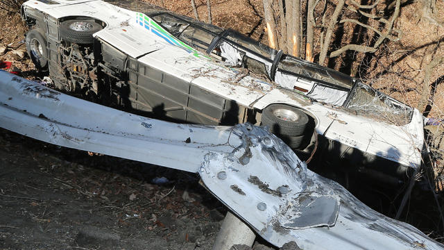 japan-bus-crash.jpg 