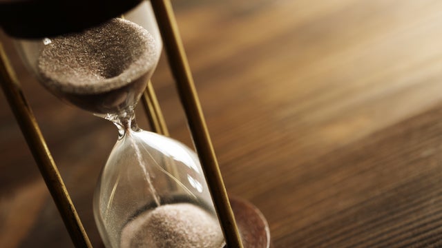 hourglass.jpg 