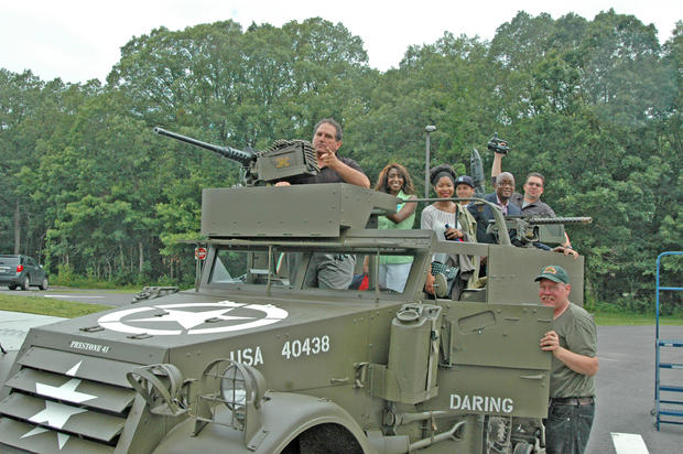 1010-wins-news-team-at-the-museum-or-american-armor-in-old-bethpage-1.jpg 