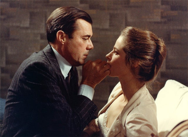 charlotte-rampling-the-night-porter-dirk-bogarde-01.jpg 