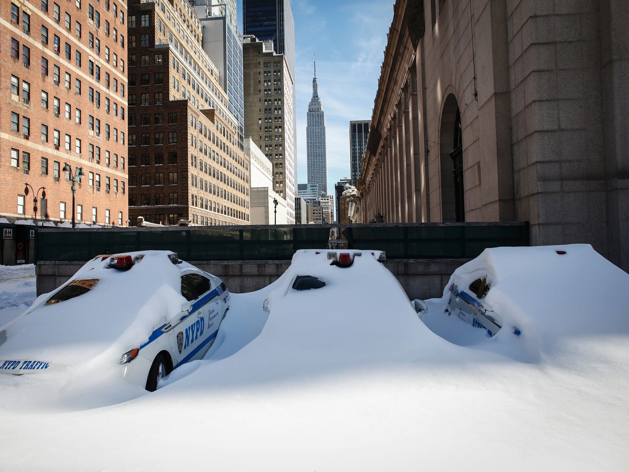 Massive blizzard buries East Coast