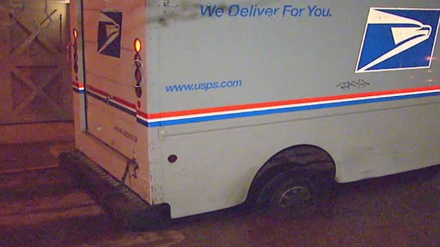postal-truck-stuck.jpg 