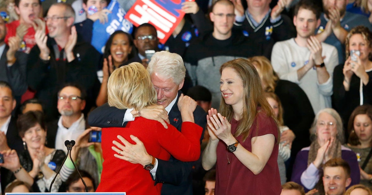 Clinton, Sanders in virtual tie in Iowa Democratic caucuses - CBS News
