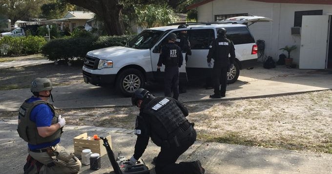 Fla. man arrested after pipe bombs, bombmaking material found in home CBS News