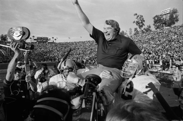 Super Bowl 50: John Madden feted at star-studded bash – East Bay Times