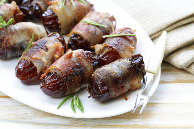 bacon wrapped dates 