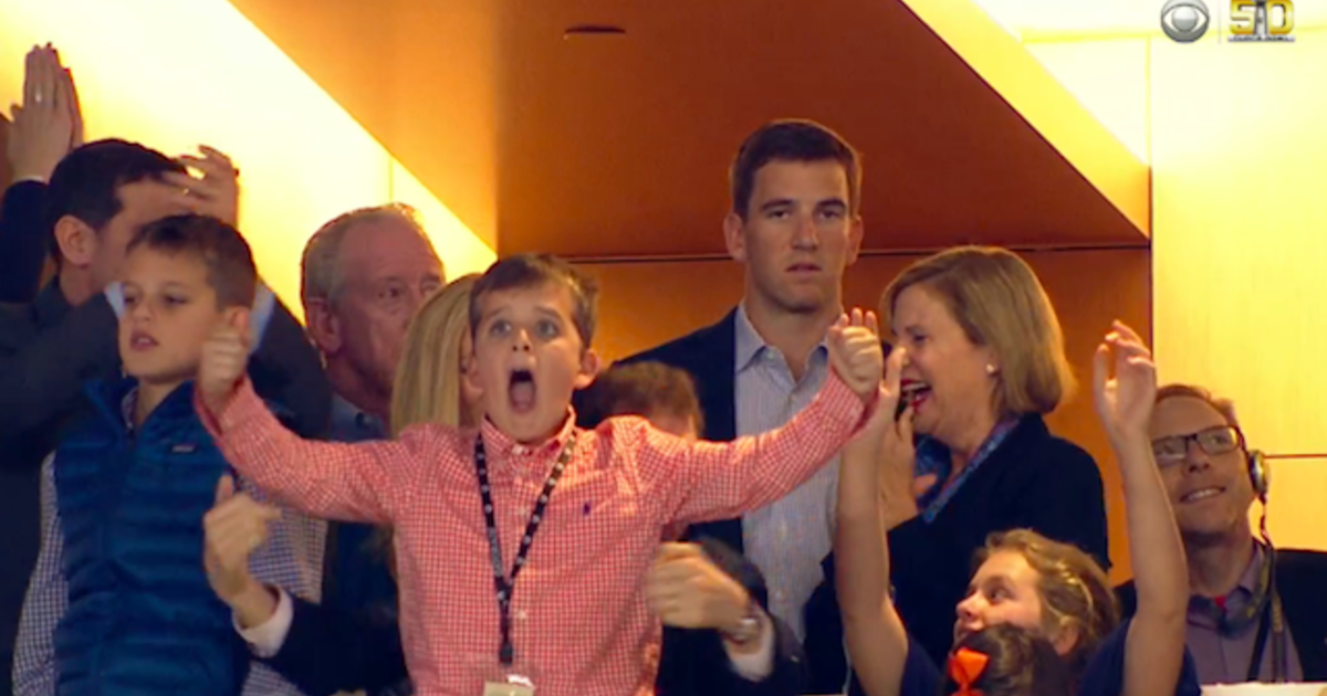 Eli Manning Explains His Super Bowl Face - CBS New York