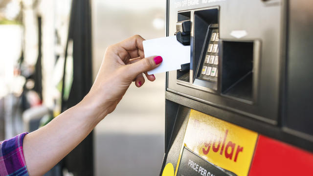 gas-pump-credit-card.jpg 