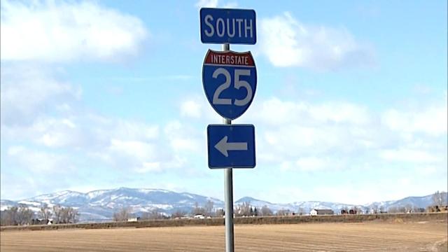 interstate-25-south-sign.jpg 