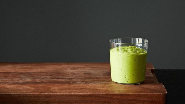 green-avocado-smoothie.jpeg 