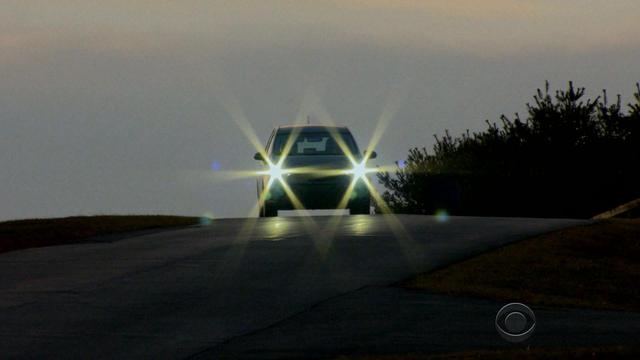 evevancleaveheadlights0330503243640x360.jpg 