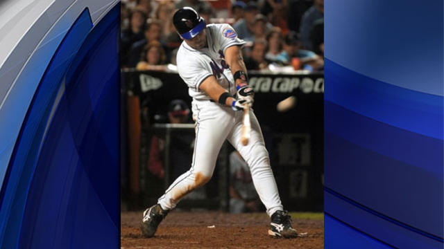 Mike Piazza sneaks in swings to prep for Mets Old-Timers' Day
