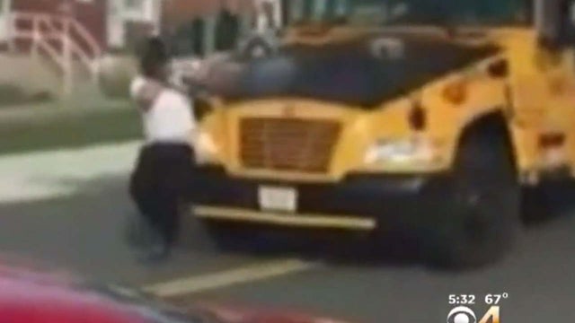 bostonschoolbus.jpg 