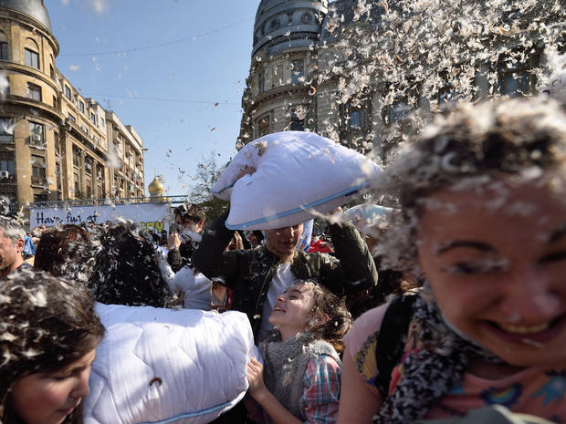 international-pillow-fight-day-gettyimages-518722396.jpg 
