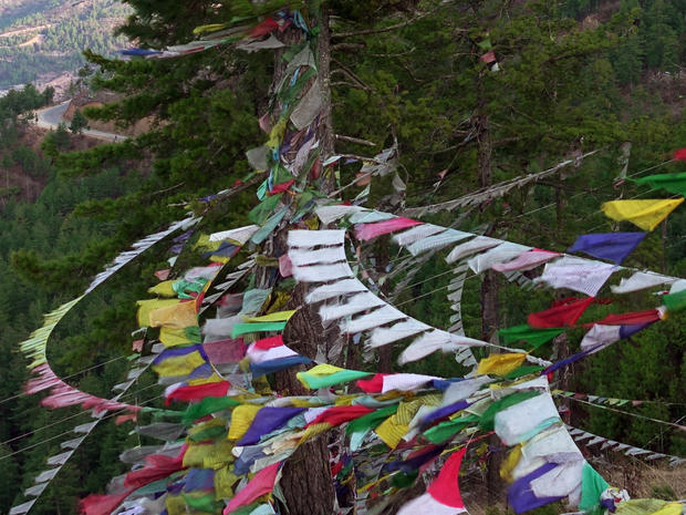 bhutan-thimphu-prayer-flags.jpg 