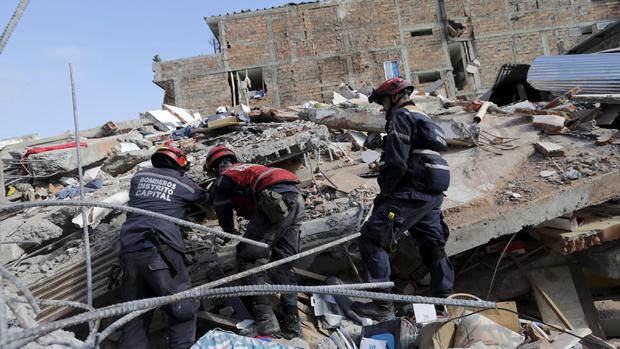Hundreds killed in Ecuador earthquake 