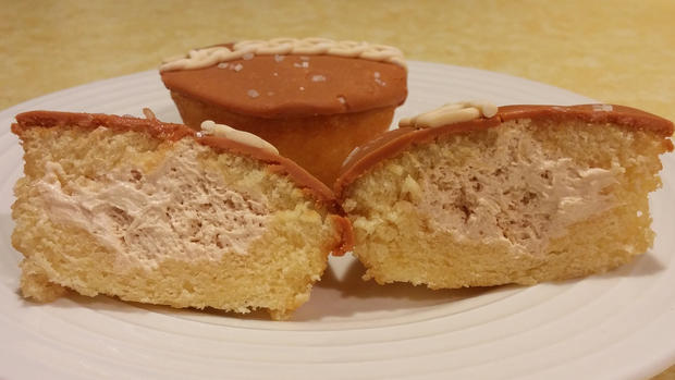 salted-caramel cupcake 