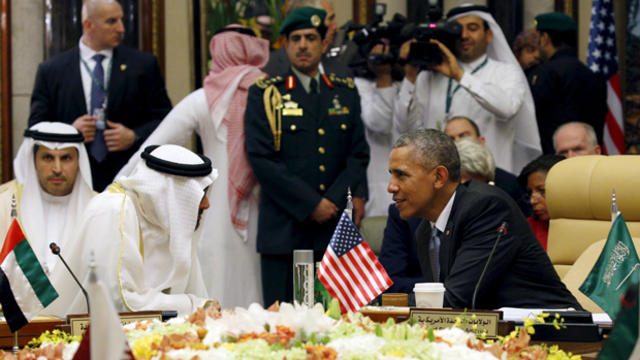 ​President Obama speaks with Abu Dhabi's Crown Prince Sheikh Mohammed bin Zayed al-Nahyan during the summit of the Gulf Cooperation Council (GCC) in Riyadh, Saudi Arabia, April 21, 2016. 