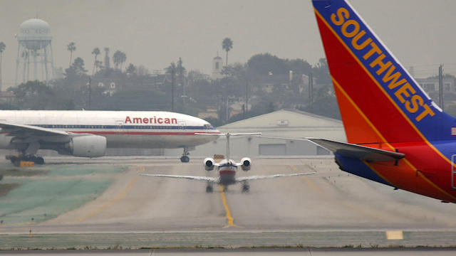 american-and-southwest-airlines-94991396.jpg 