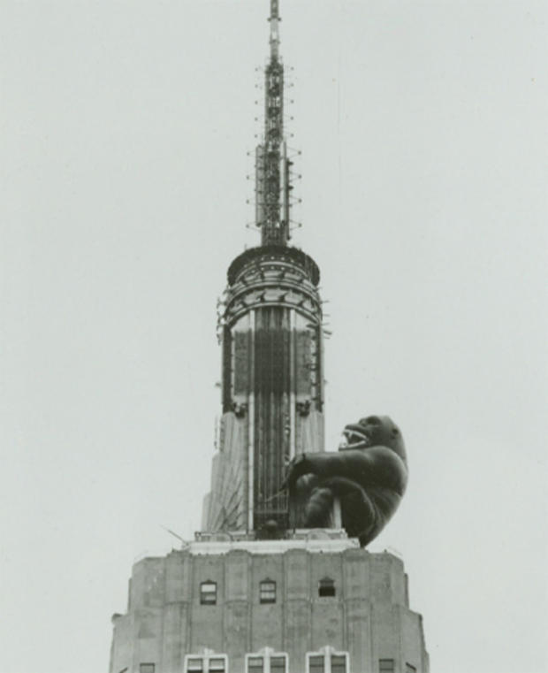 empire-state-building-nypl-02-king-kong-tribute.jpg 