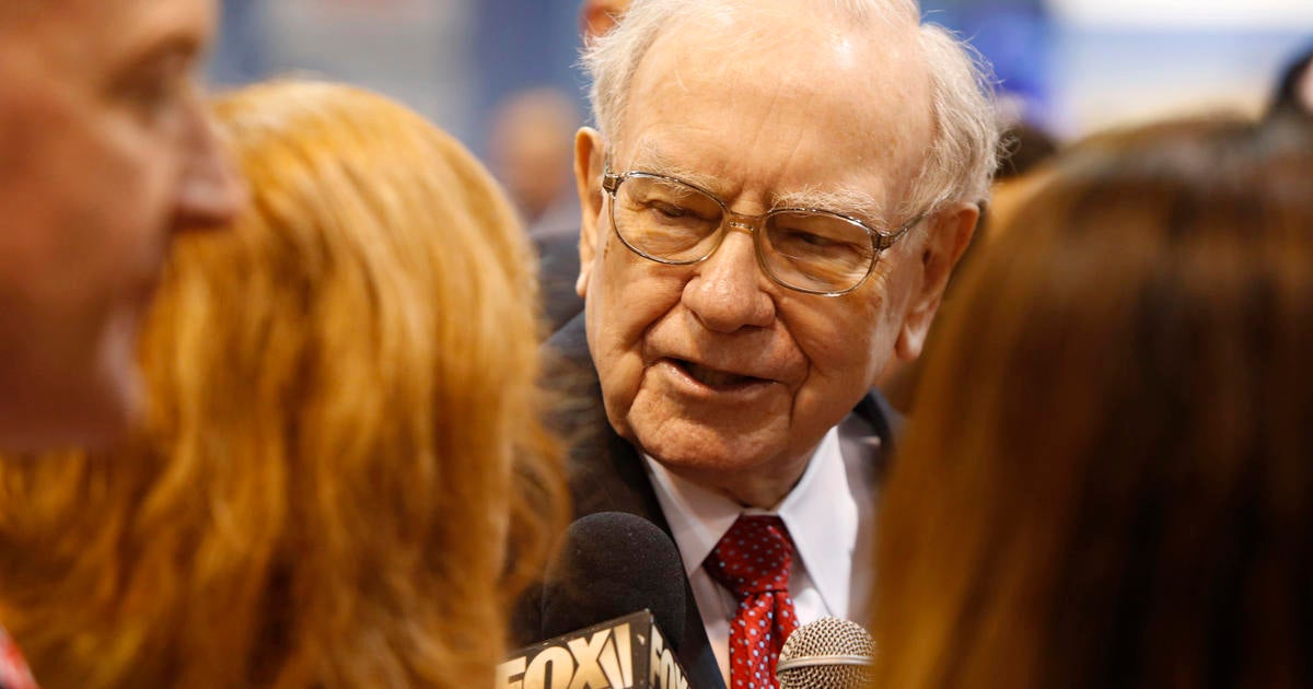 Warren Buffett Auctions Himself Off For Lunch Again - Cbs News