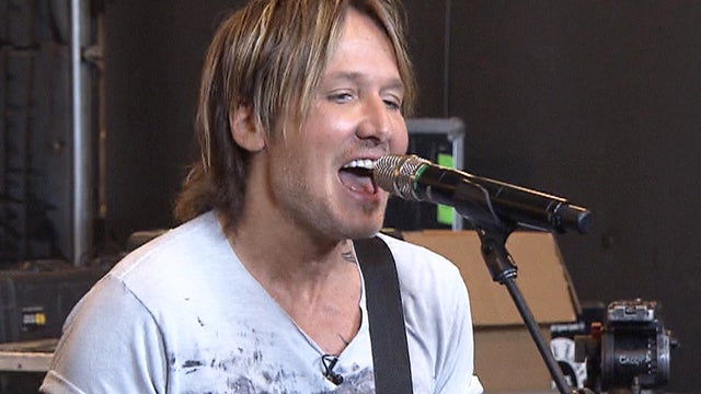 keith-urban-at-microphone-promo.jpg 