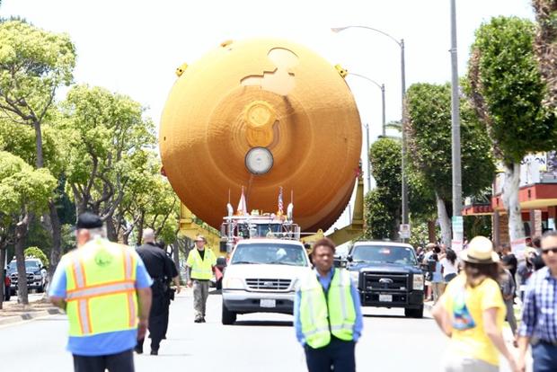 Massive Space Shuttle Fuel Tank Arrives To California Science Center 