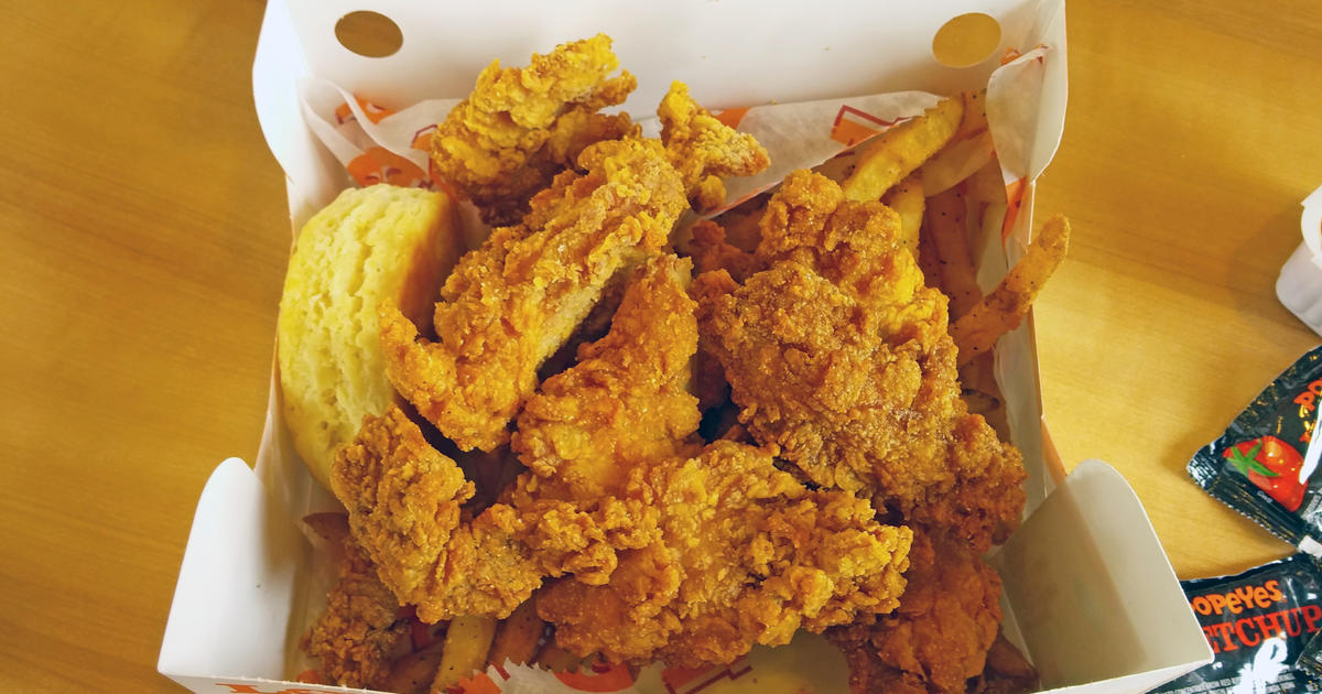 fried chicken from popeyes, merry christmas! : r/pics
