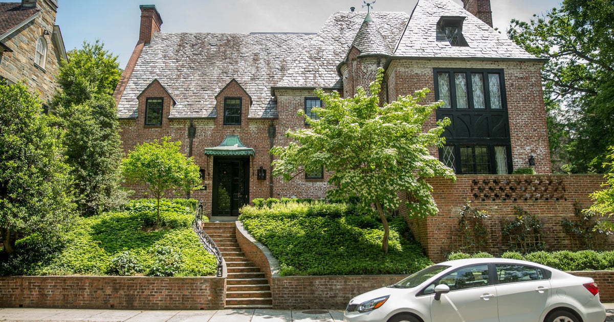 Obamas to rent 9-bedroom house in quiet neighborhood in