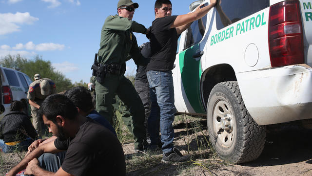 borderpatrol-gettyimages-500414668.jpg 