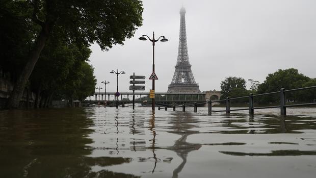 The Seine floods Paris 