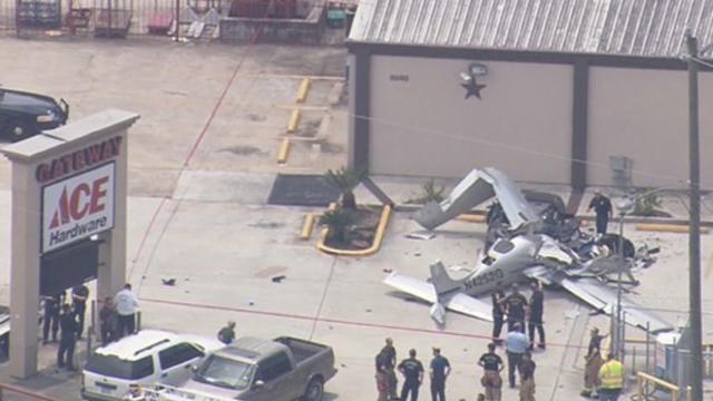 houston-plane-crash.jpg 