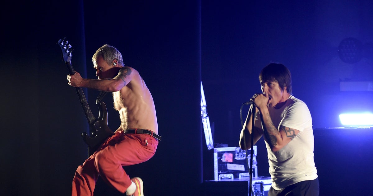Red Hot Chili Peppers get naked and wrestle James Corden for "Carpool