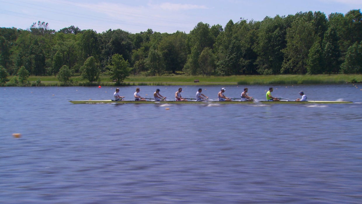 Popularity of rowing races ahead - CBS News