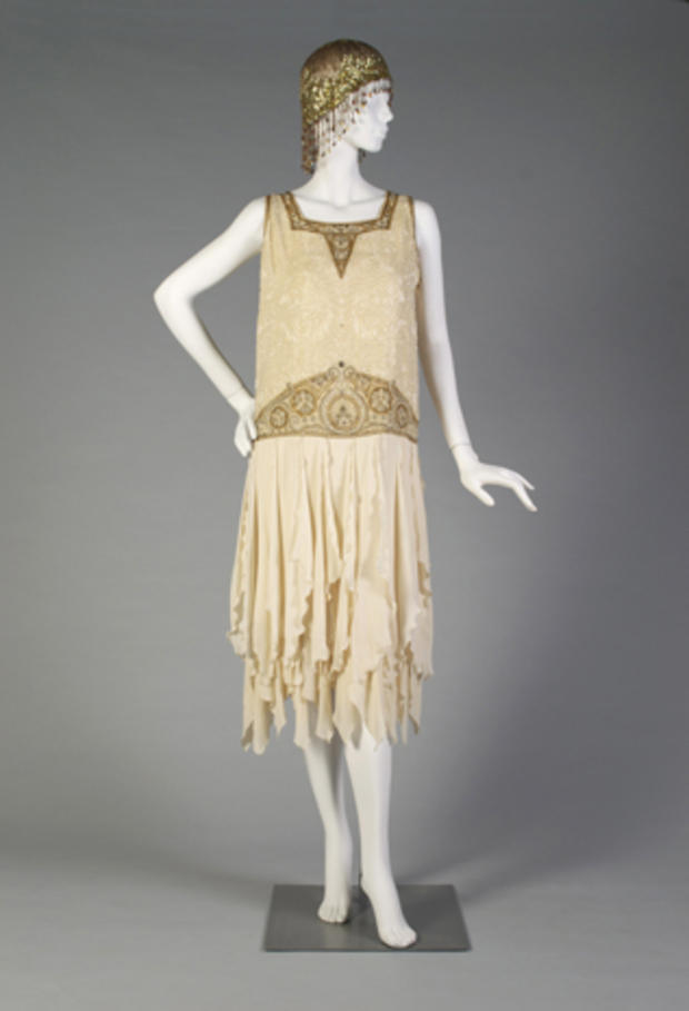 flappers-kent-state-american-c1925-cream-silk-crepe-with-gold-and-ivory-beading.jpg 