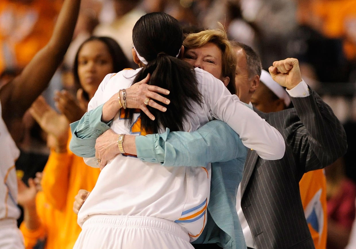 Pat Summitt, winningest coach in Division I college basketball, dead at 64