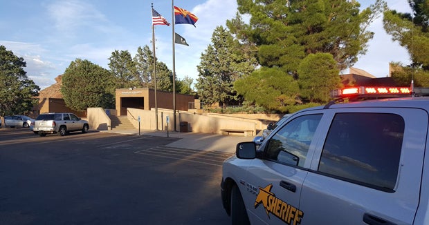 Holbrook, Arizona, shooting leaves 2 women dead after courthouse
