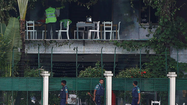 Gunmen take hostages in Bangladesh 